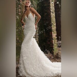 Elegant White Lace Wedding Dress